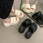Damen bequeme Platform-Pantoletten mit modischer Riemenverzierung R&B