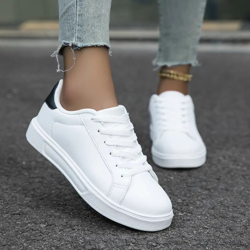 Damen nan minimalistische Sneaker im veganen Lederlook mit gepolsterter Komfortsohle R&B
