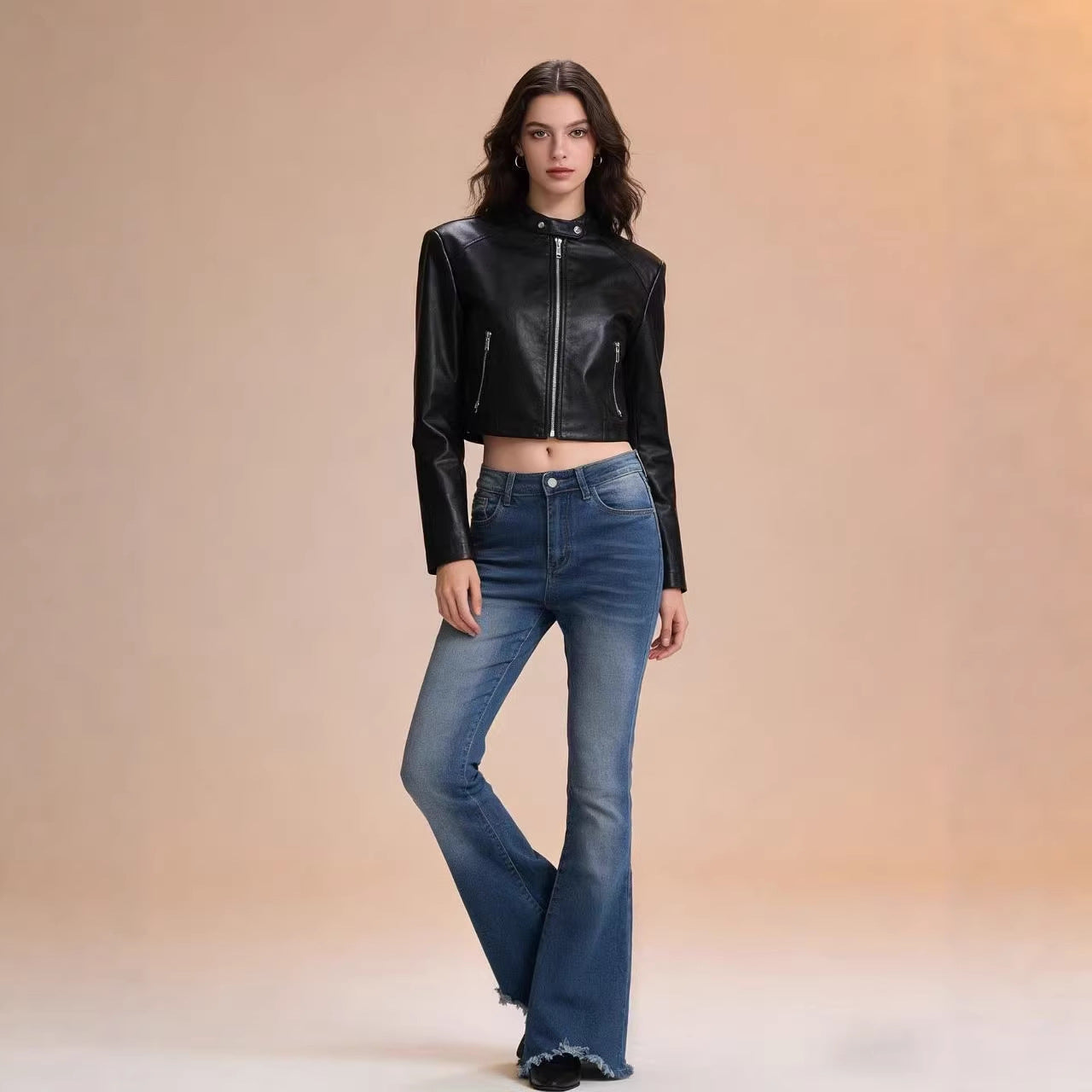 Damen Schlagjeans mit fransigem Saum
