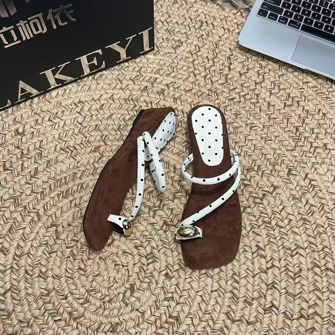 Damen Modische Zehentrenner-Sandalen mit dekorativen Riemen und ergonomischem Fußbett R&B