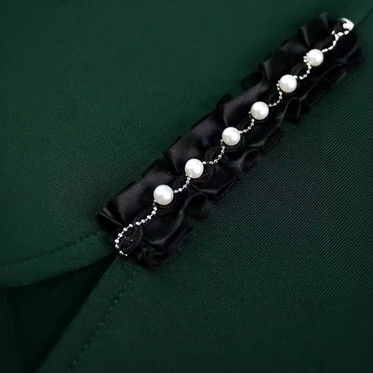 Damen figurbetontes Kleid mit großem Schleifenakzent und seitlichem Schlitz R&B