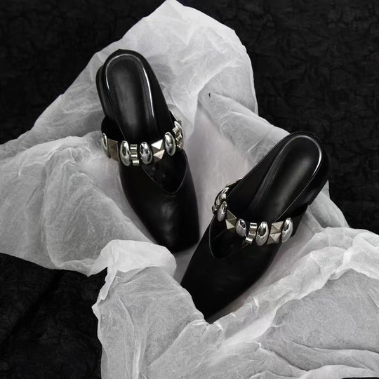 Damen Mules mit glamourösen Nieten und glänzender Oberfläche R&B