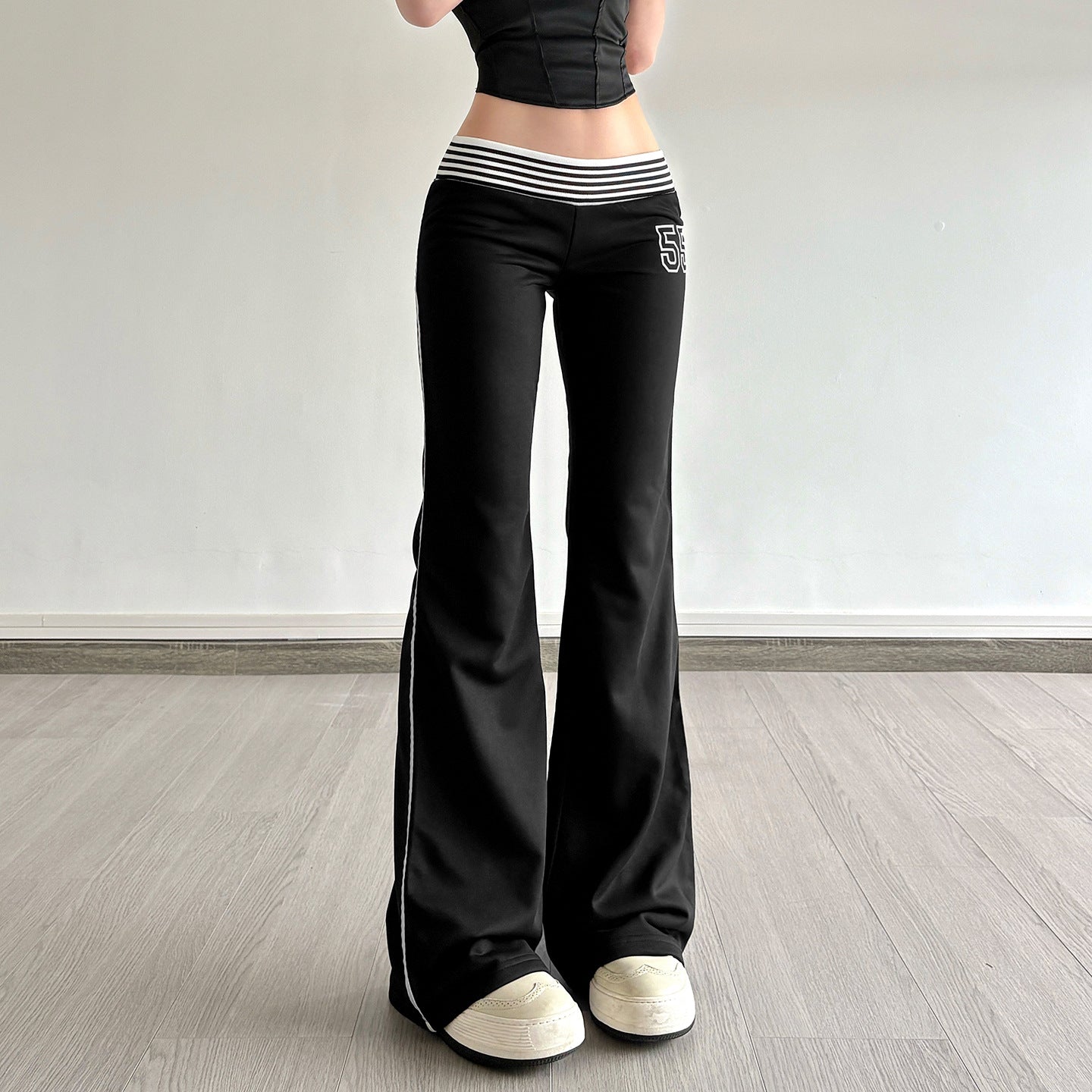 Damen Flared Jogginghose mit seitlichen Streifen R&B