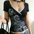 Damen figurbetontes T-Shirt mit floralem Druck und V-Ausschnitt R&B