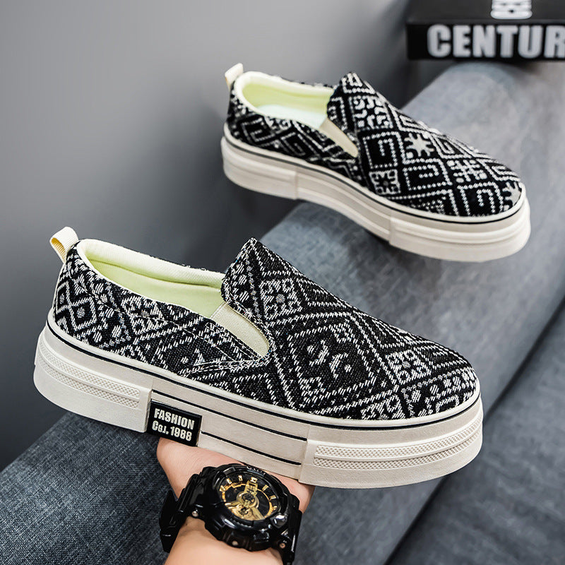 Damen Modische Slip-On Sneakers mit einzigartigem gewR&Btem Design R&B