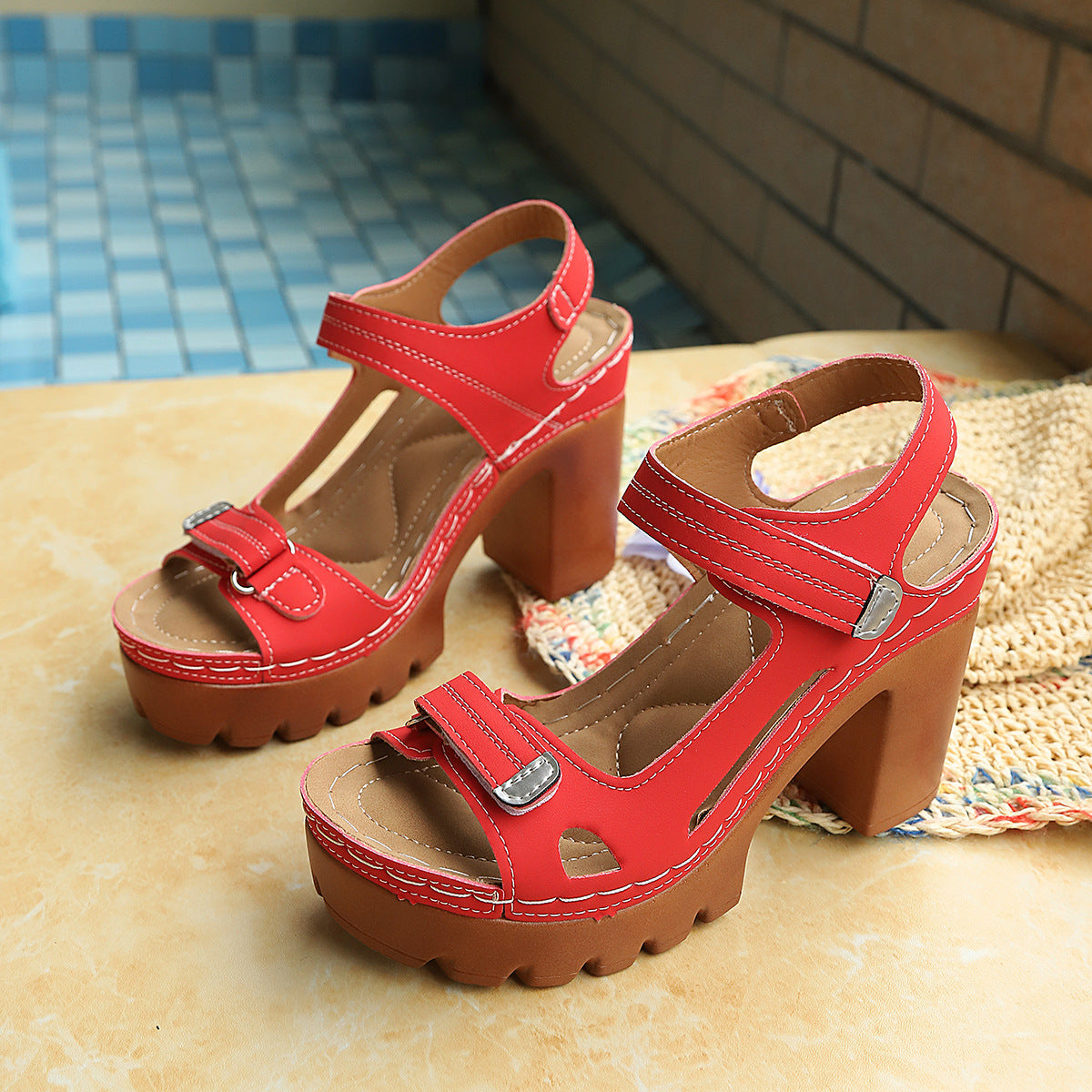 Damen Elegante Plateau-Sandalen mit modischem Riemen und stabiler Sohle