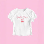 Damen T-Shirt mit künstlerischem Statement-Print und figurbetontem Schnitt R&B