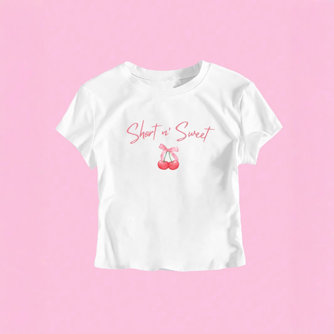 Damen T-Shirt mit künstlerischem Statement-Print und figurbetontem Schnitt R&B