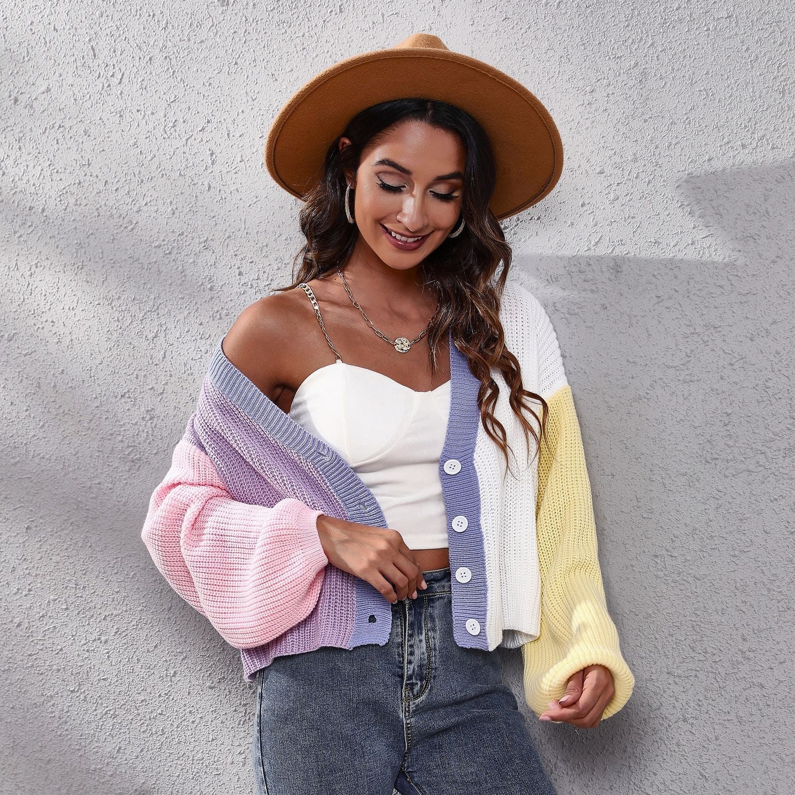 Damen Strickjacke mit buntem Farbblock-Design und weiten Ärmeln R&B