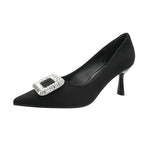 Damen elegante spitze Absatzpumps mit glamourösem Schmuckdetail