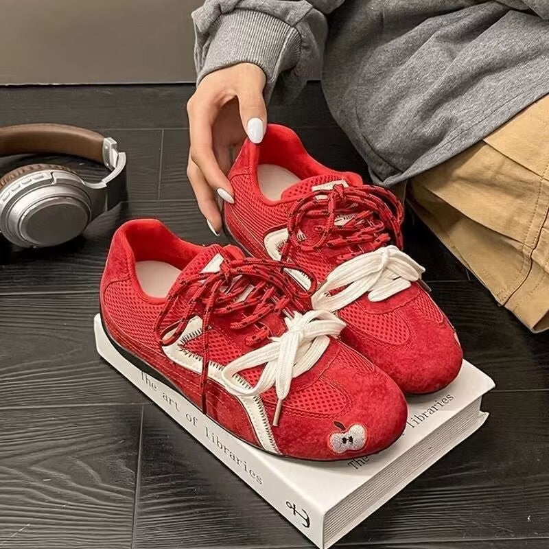 Damen Sportliche Sneakers mit verspieltem Apfelmotiv und atmungsaktiven Mesh-Elementen R&B