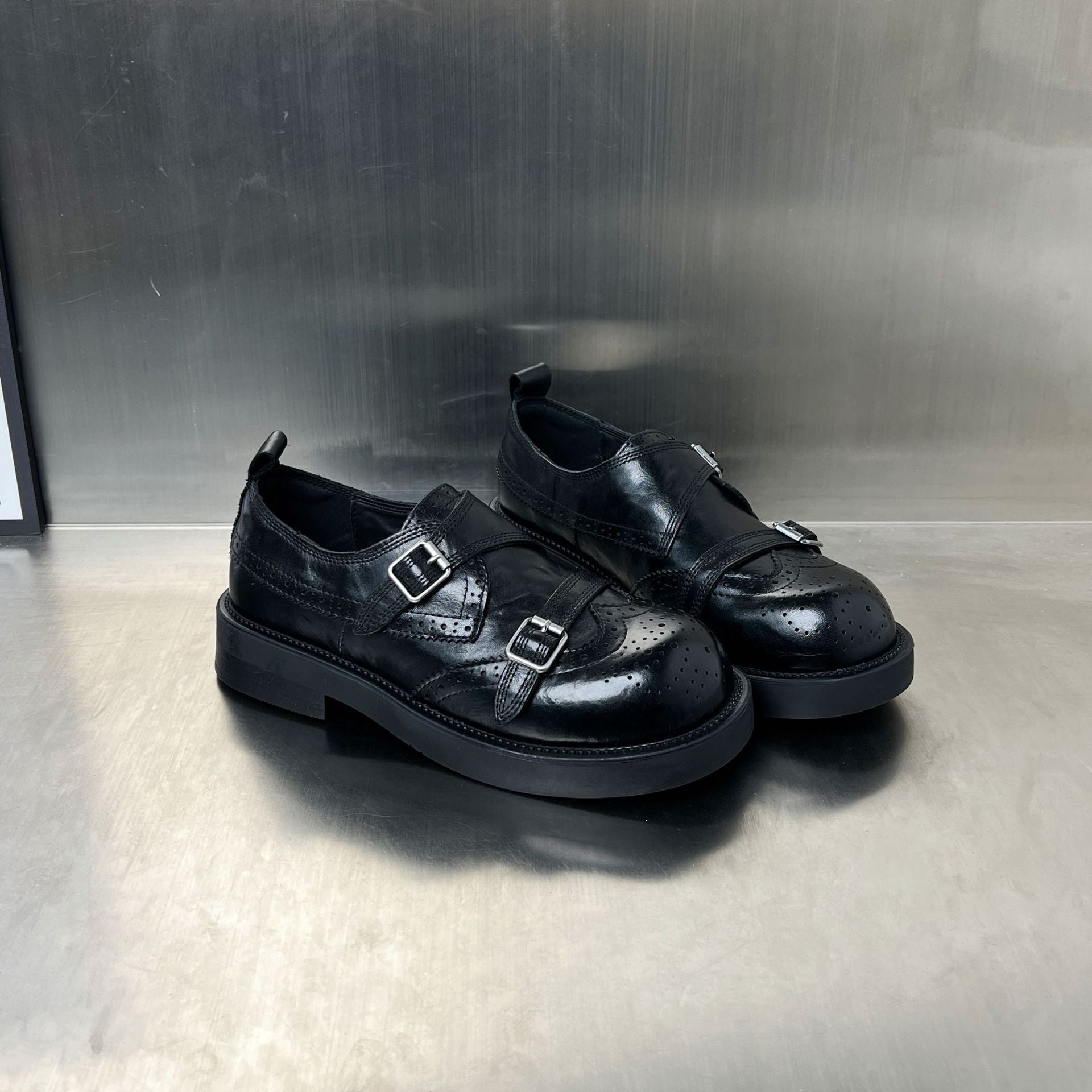 Damen elegante Doppel-Schnallen-Mokassins mit klassischem Broguemuster R&B