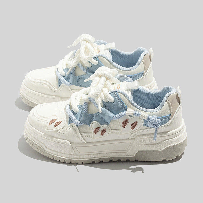 Damen Sneakers mit verspieltem Herzdesign und bequemer Dämpfung
