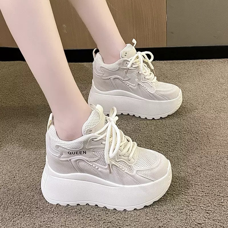 Damen modische High-Top Sneakers mit atmungsaktiver Mesh-Oberfläche und trendiger Plateausohle