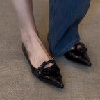 Damen spitze Pumps mit verspieltem Rüschendetail und elegantem Bindand