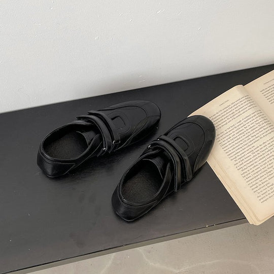 Damen Komfortable Slip-On Loafers mit dekorativen Riemchen und ergonomischer Sohle R&B