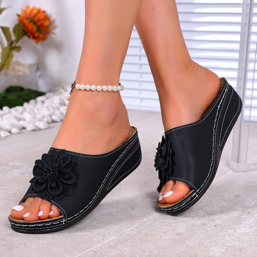 Damen Slip-On Pantoletten mit dekorativer Blütenapplikation R&B