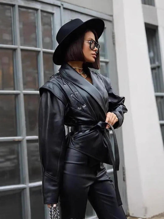 Damen modische Bikerjacke mit dekorativen Schnürdetails und eleganter Taillierung R&B