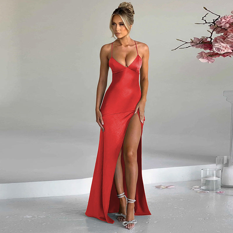 Damen Elegantes und figurbetontes Abendkleid mit seidigem Stoff und hohem Schlitz R&B