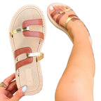 Damen Elegante und luftige Riemensandalen mit dekorativen Metallelementen R&B