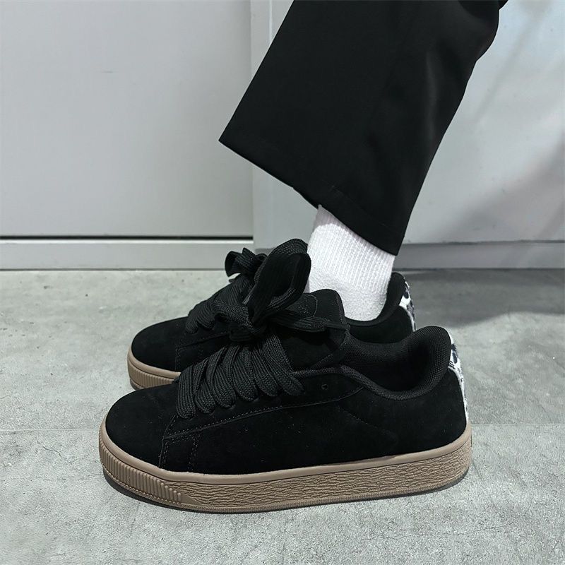 Damen Lifestyle Sneakers mit dicker Gummisohle und weichem Wildleder-Obermaterial