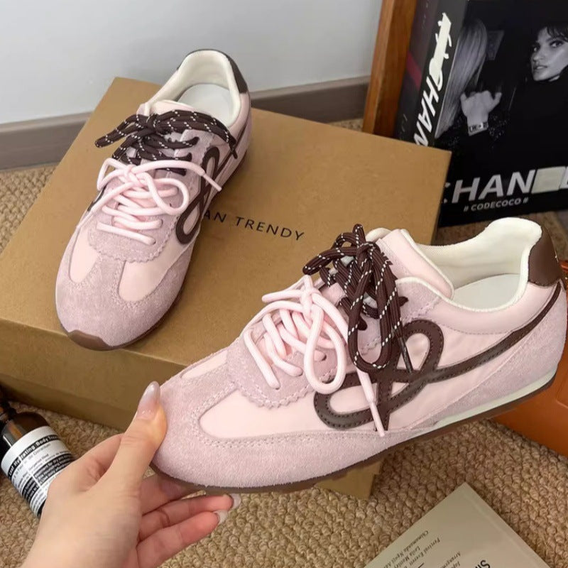 Damen Sportliche Sneaker mit modischem Obermaterial und besonderen Schnürdetails R&B