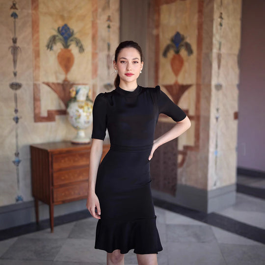 Damen Elegantes Wickelkleid mit tailliertem Schnitt und schwingendem Saum R&B