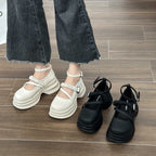 Damen Bequeme Sandalen mit innovativer Riemenverzierung R&B