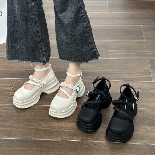 Damen Bequeme Sandalen mit innovativer Riemenverzierung R&B