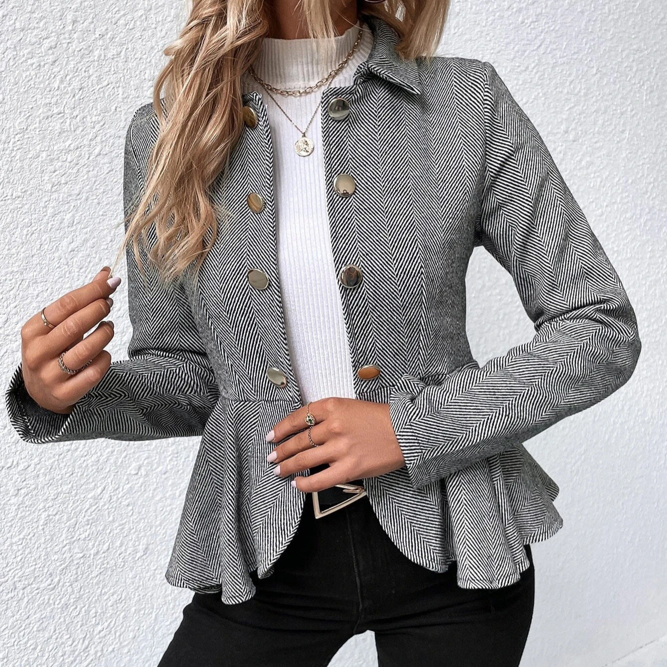 Damen Chic Tailored Blazerjacke mit asymmetrischem Saum und Knopfdetails R&B