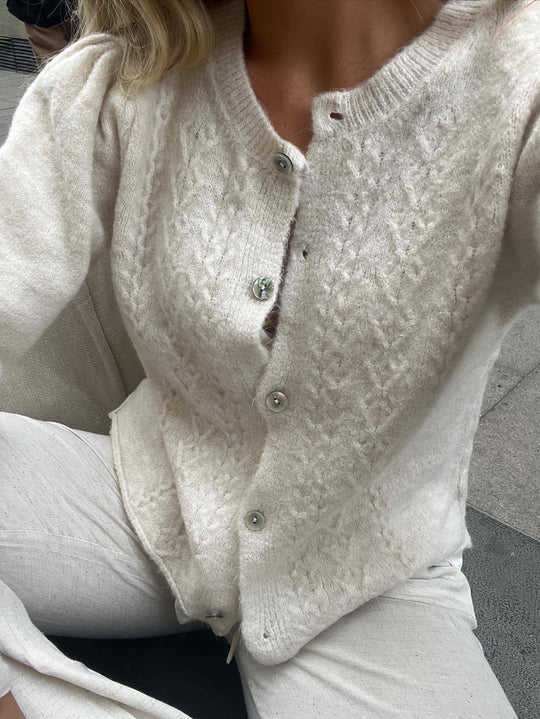 Damen Strickjacke mit Knopfdetail und feiner Struktur R&B