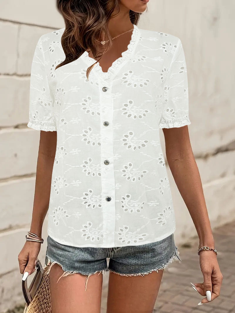 Damen luftiges Blusenshirt mit kunstvollen Lochmustern und Knopfdetails R&B