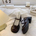 Damen Süße Mary Jane Schuhe mit herzförmigem Detail und dekorativem Rüschensocke R&B