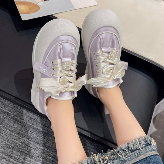 Damen modische Sneakers mit detailverliebtem Satinband und glamourösen Applikationen R&B