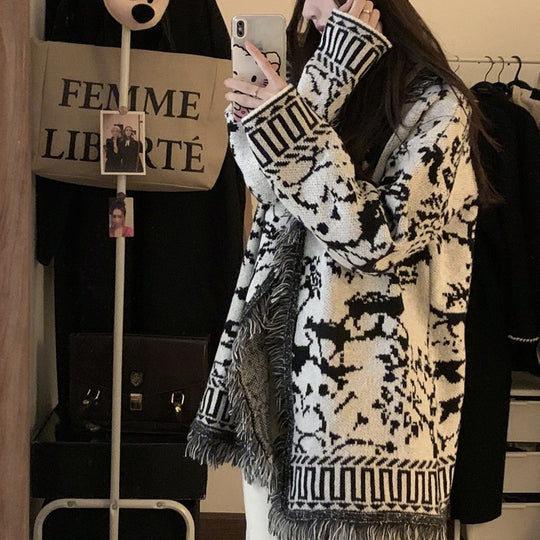 Damen Fransen-Strickjacke mit grafischem Muster und offenen Vorderteilen R&B