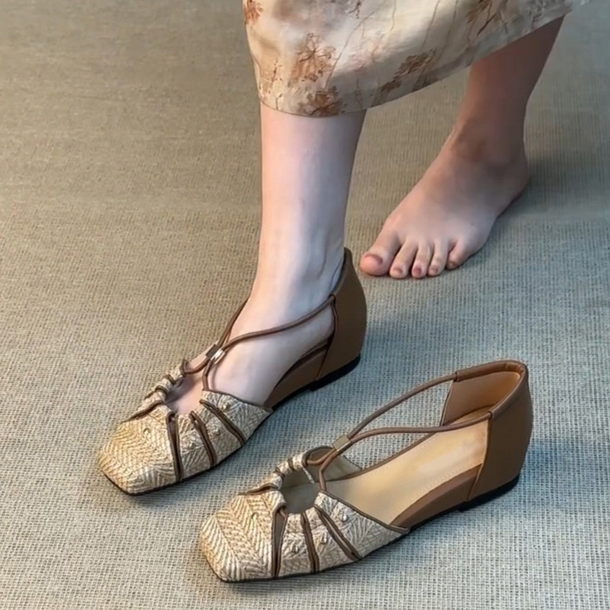 Damen Sandalen mit elegantem Riemchendesign und modischen Akzenten R&B