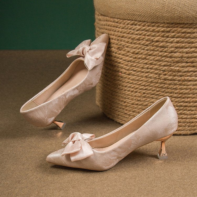 Damen elegante Spitzenpumps mit Perlenschleifenakzent R&B