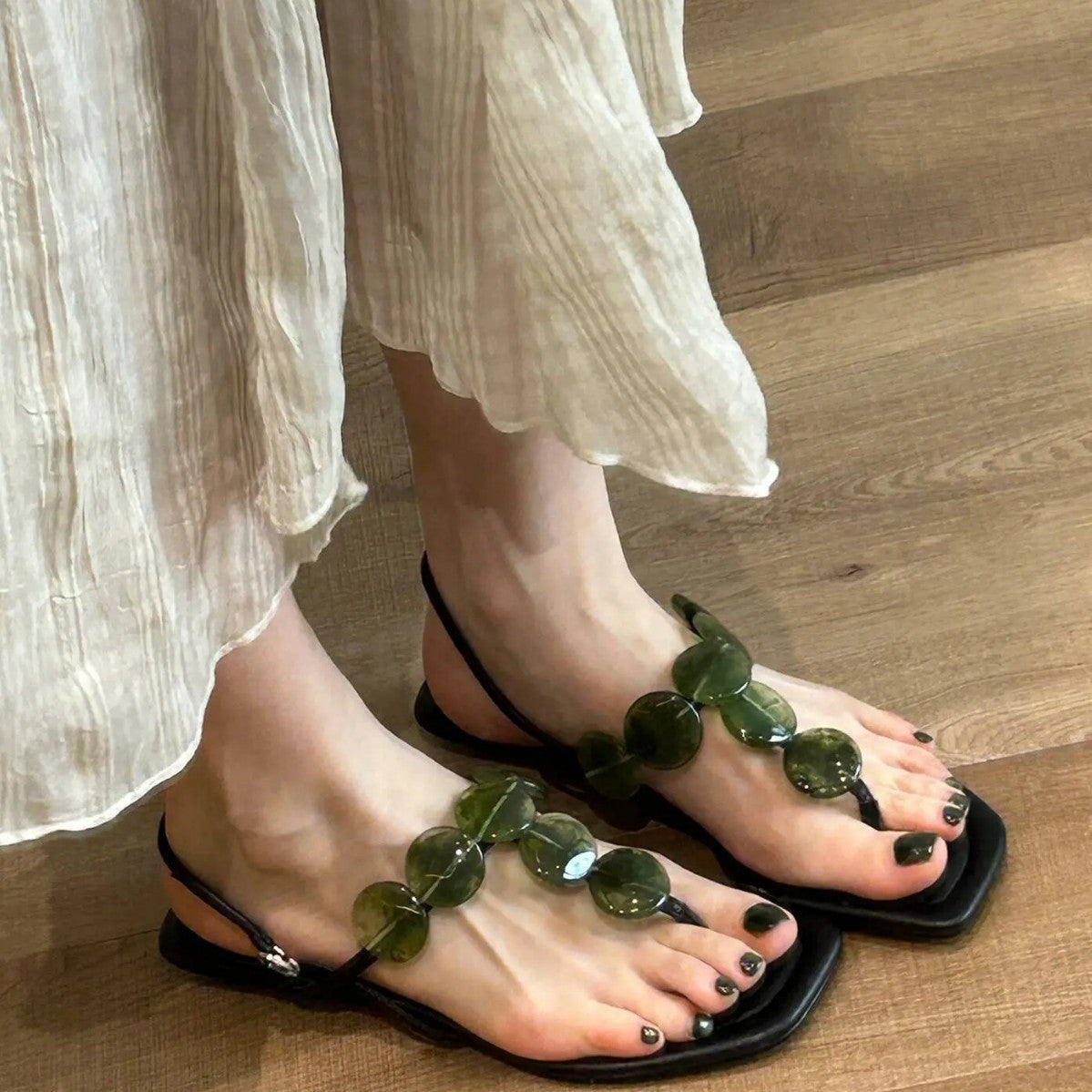 Damen elegante Zehentrenner mit modischen Acryl-Details R&B
