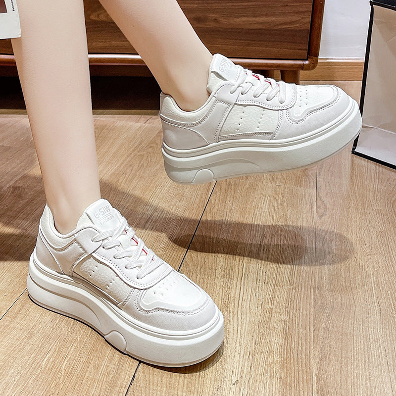 Damen Plateau-Sneaker mit trendiger Silhouette und bequemer Dämpfung R&B