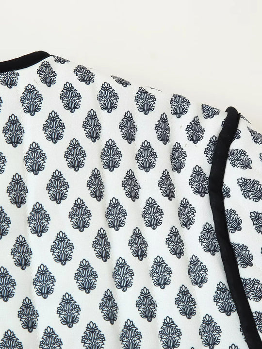 Damen modische kurz geschnittene Jacke mit kontrastierenden Paspeln und praktischen Taschen R&B