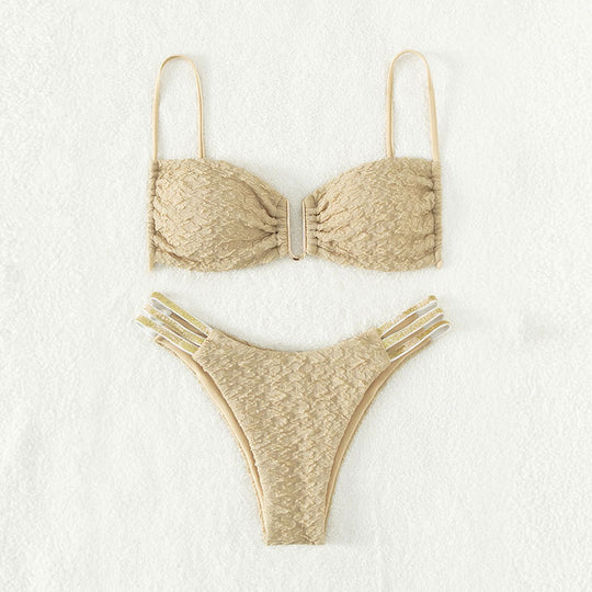 Damen Triangel-Bikini mit raffinierten Rüschendetails und goldenen Akzenten R&B