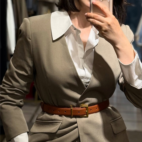 Damen eleganter Business-Anzug mit tailliertem Blazer und figurbetonter Skirt R&B