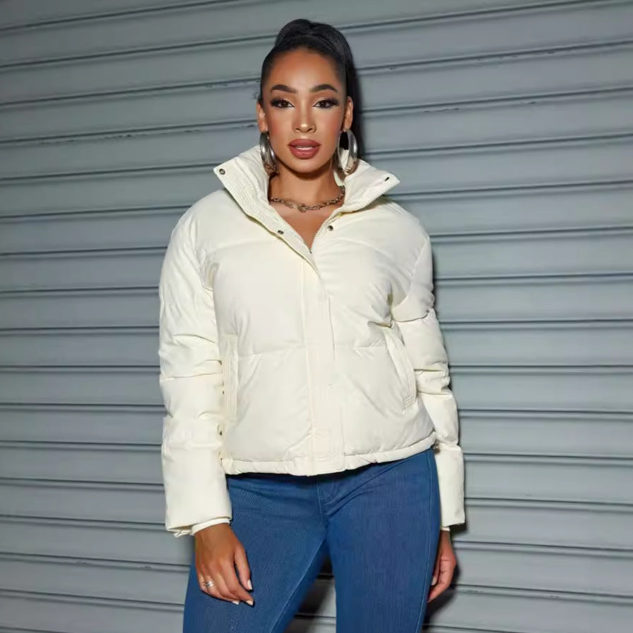 Damen Steppjacke mit hochabschließendem Kragen und figurbetontem Schnitt R&B