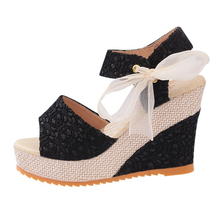Damen Wedge-Sandalen mit verzierter Spitze und zierlichem Riemen R&B