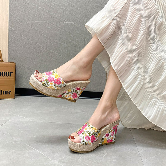 Damen Wedge-Sandalen mit floralem Muster und bequemer Fußbettgestaltung R&B