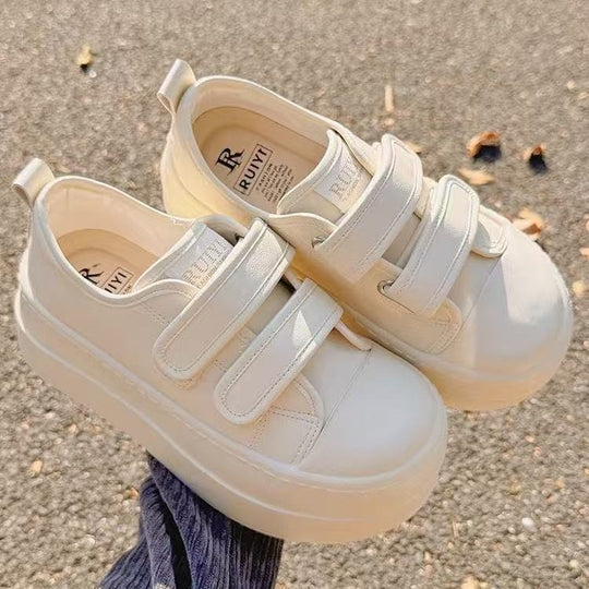 Damen Plateau Sneakers mit verstellbaren Klettverschlüssen und dämpfender Sohle R&B