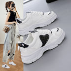Damen Sportliche Sneakers mit glitzerndem Herz-Detail R&B