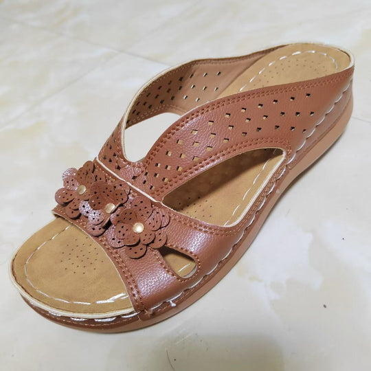 Damen bequeme und luftige Pantolette mit floralem Dekor R&B