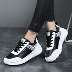 Damen nan urbaner voluminöser Sneaker mit weichem Kunstfellfutter, gepolstertem Einstieg und markanter Profilsohle R&B