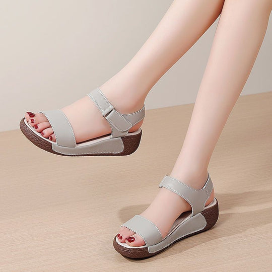 Damen Wedge-Sandalen mit verstellbarem Riemendesign und komfortablem Fußbett R&B